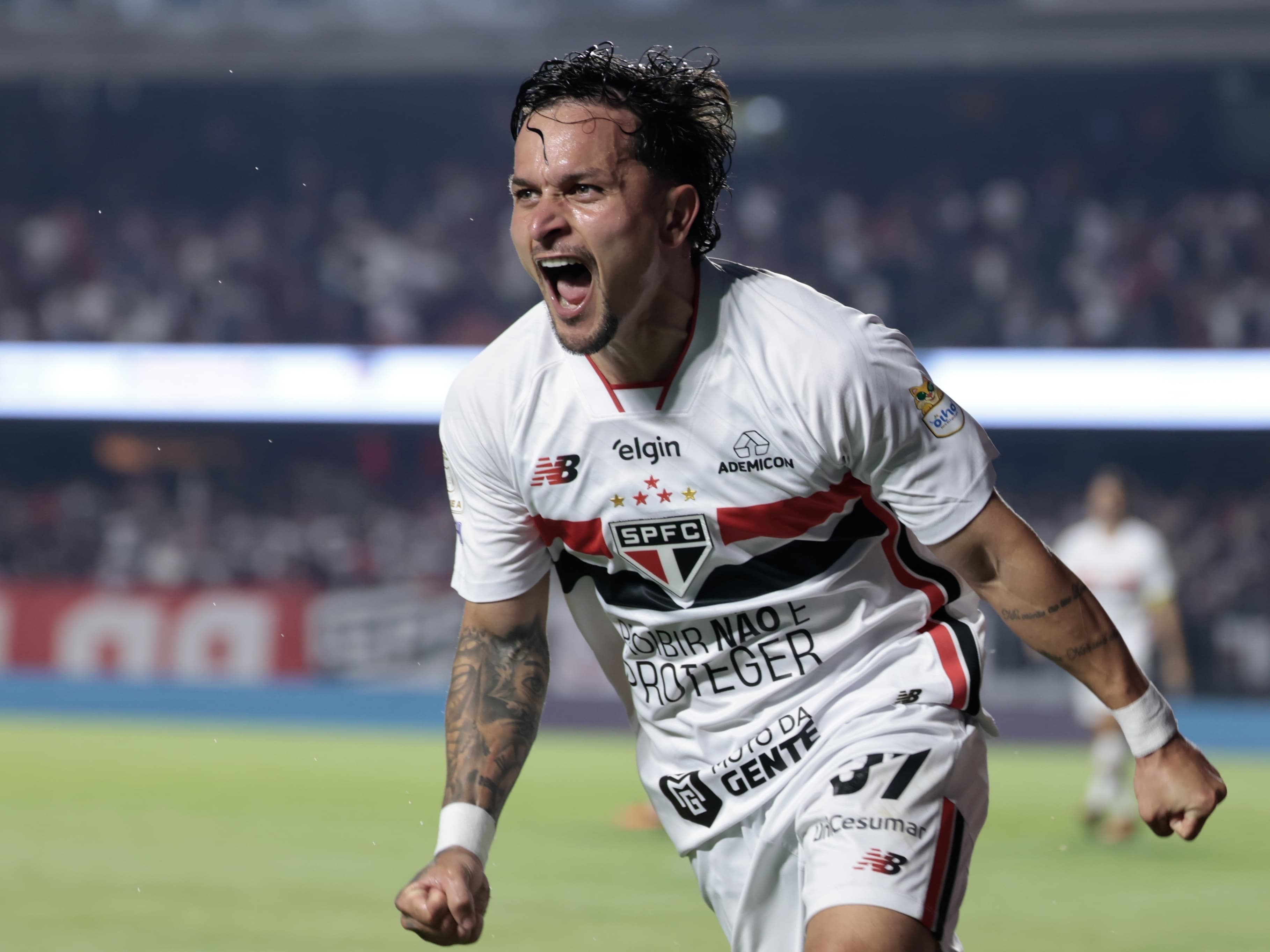 Vasco é derrotado pelo São Paulo por 1 a 0 no Morumbi pelo Campeonato Brasileiro